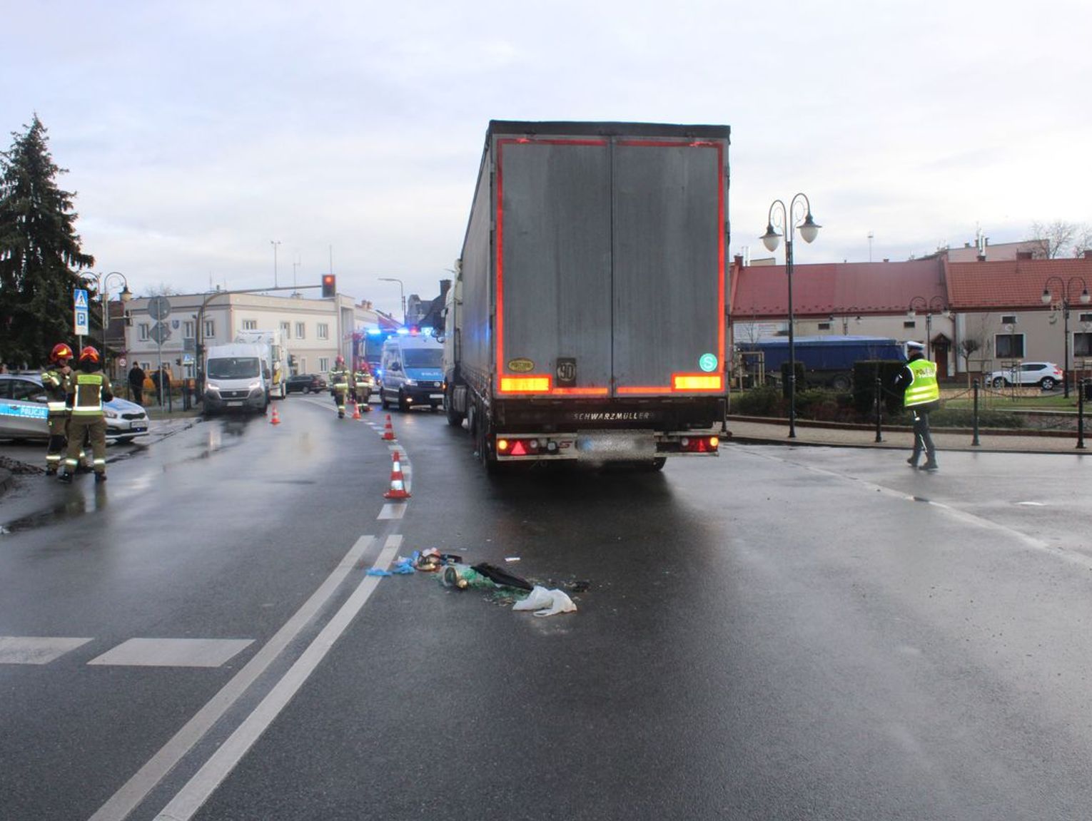 74 latka potrącona przez ciężarówkę na pasach w Żabnie ZDJĘCIA