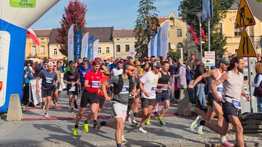 3, 2, 1... i ruszyli! Biegacze z Nowego Targu wystartowali