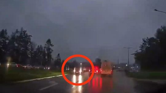 Nowy Sącz, blisko tragedii w Nowym Sączu, Sądecczyzna, jojko, na sygnale, policja, sądeckie drogi