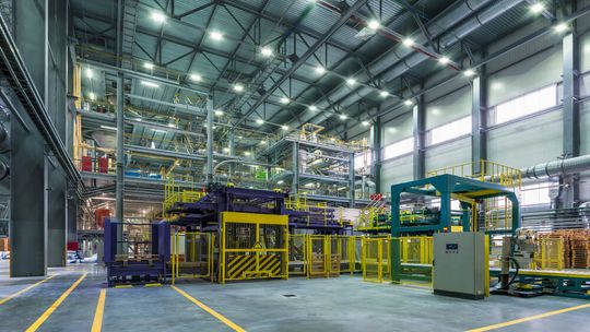 Co to jest magazyn energii i kiedy firma powinna go wdrożyć?