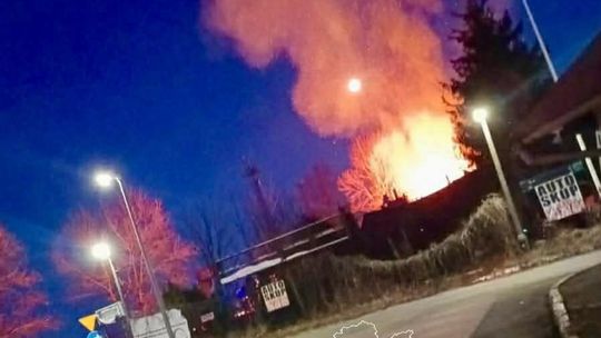 Gotkowice, gmina Jerzmanowice Przeginia, powiat krakowski, pożar zabudowań gospodarczych, groźny pożar przy drodze krajowej DK94, powiat olkuski