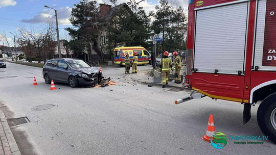 Tarnów, wypadek drogowy, wypadek samochodowy, na sygnale, akcja ratunkowa, groźne zdarzenie w Tarnowie