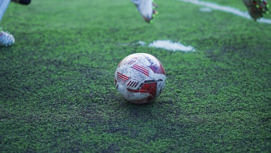 Jak drużyny maskują swoje słabe strony w trakcie spotkania?