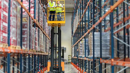 Jakie folie najlepiej chronią produkty przed wilgocią, kurzem i zabrudzeniem?