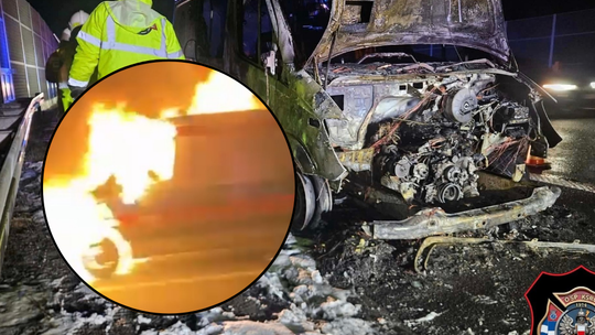 Karetka, a4, autostrada a4, Stanisławice, pożar karetki pogotowia, pogotowie ratunkowe, powiat Bocheński, Bochnia, na sygnale