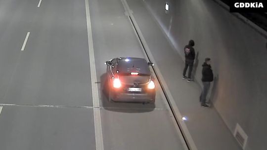 Zakopianka, tunel, ubikacja, kibel, tunel na Zakopiance, policja, wideo, nagranie