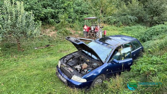 Kończyska: Audi spadło ze zbocza. Kierowca miał ponad promil alkoholu [ZDJĘCIA]