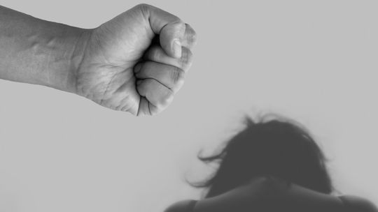 Czchów, powiat brzeski, Brzesko, przemoc domowa, chciał zabić żonę siekierą, a tak siekierą, koszmar rodzinny, rodzinny dramat