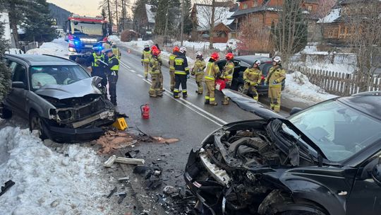 Zakopane, Krzeptówki, powiat tatrzański, Podhale, na sygnale, wypadek drogowy, akcja ratunkowa, akcja ratownicza