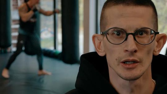 Zazi, Łukasz Jarosz, kickboxing, sporty walki, teledysk, lata uciekają, klip, rabka-zdrój, Podhale, parafia, basen