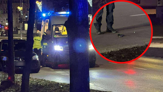 Tarnów, potrącenie mężczyzny w Tarnowie, broń na drodze, potrącenie mężczyzny z bronią, wypadek w centrum Tarnowa, akcja służb, dochodzenie służb