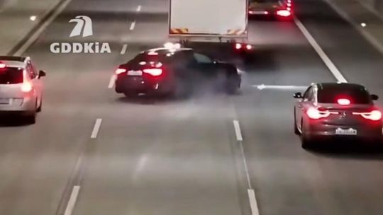 Kraków, Dziekanowice, tunel na S52, blisko tragedii w tunelu na S52, wypadek, blisko wypadku