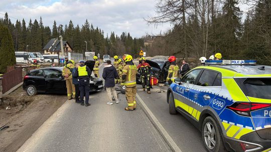Stasikówka, Podhale, powiat tatrzański, wypadek drogowy, czołowe zderzenie samochodu, czołówka na Podhalu