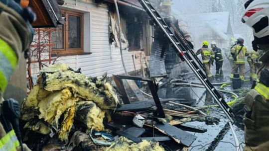 Skrzypne, gmina Szaflary, powiat nowotarski, akcja gaśnicza, nocny pożar, budynek gospodarczy, budynek mieszkalny