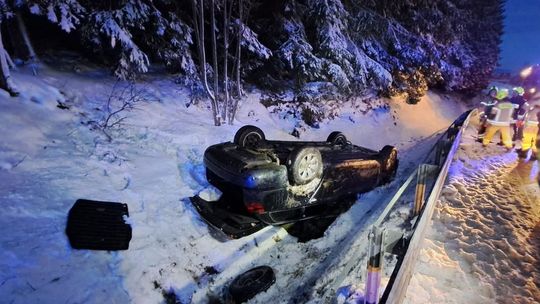 Osielec, na sygnale, wypadek drogowy, akcja ratunkowa, akcja ratownicza, wypadek drogowy, akcja ratownicza