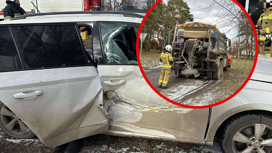 Rączna, powiat krakowski, Kraków, pługopiaskarka, ciężarówka do odśnieżania, zderzenie samochodu osobowego z ciężarowym, wypadek drogowy
