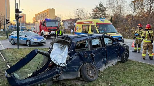 Utrudnienia drogowe w Krakowie, utrudnienia Kraków, wypadek drogowy, zderzenie samochodu z tramwajem, MPK Kraków, tramwaj, pożary samochodów