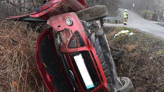 Skrzydlna, powiat limanowski, limanowska policja, 19 latek w areszcie, pijany 19-latek spowodował wypadek w skrzydlnej, na sygnale