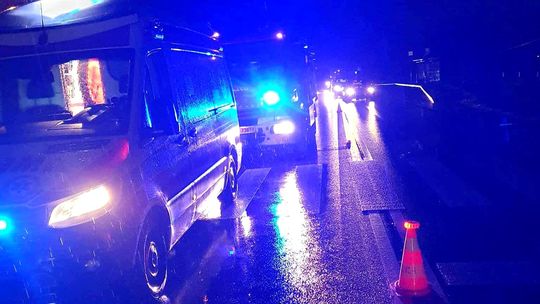 Brzeska, Kraków, potrącenie pieszego na ulicy Brzeskiej, na sygnale, akcja ratunkowa, akcja służb ratunkowych