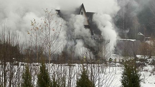 Zawoja, powiat suski, pożar w budynku mieszkalnego w zawoi, Zawoja, na sygnale, straż pożarna, strażacy