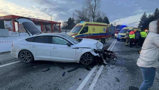 Jerzmanowice, powiat krakowski, na sygnale, wypadek drogowy, wypadek samochodowy, LPR, śmigłowiec LPR, na ratunek