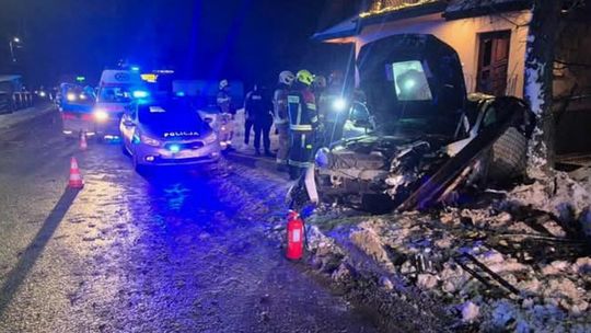 Suche, Podhale, poważny wypadek w Suchem, powiat tatrzański, wypadek drogowy, wypadek samochodowy, poważny wypadek