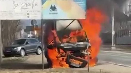 Małopolska alarmowa, Chabówka, pożar busa w Chabówce, pożar w gminie rabka-zdrój, pożar busa dostawczego, akcja gaśnicza w Chabówce