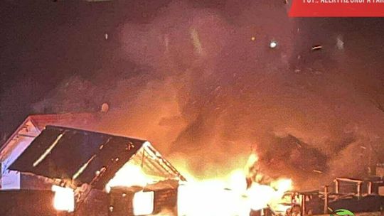 Łękawica, powiat tarnowski, pożar budynku gospodarczego, wybuch w budynku gospodarczym, na sygnale, straż pożarna, akcja gaśnicza