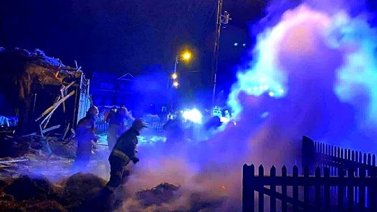 Pieniążkowice, powiat nowotarski, gmina Czarny Dunajec, pożar siana, straż pożarna, strażacy, zastępy straży pożarnej