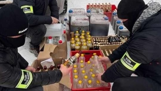 Krajowa administracja skarbowa, puchar świata w Zakopanem, Zakopane, nielegalny grzaniec, niebezpieczny alkohol, na sygnale, policja, mandat, nielegalny alkohol