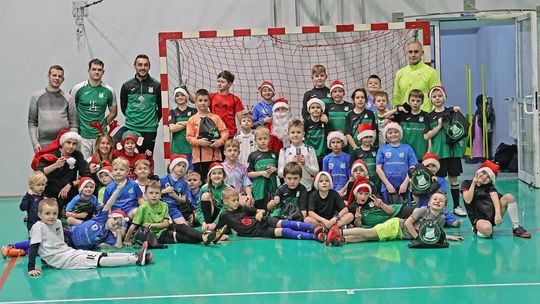 Wierchy Rabka-Zdrój, Rabka-Zdrój, biało-zieloni, piłka nożna, Wierchy, Mikołajki, święty Mikołaj, niecodzienny gość