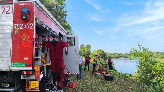 ciągnik Dunajec, wypadek Łukanowice, zaginął operator, poszukiwania Dunajec, tragedia Łukanowice