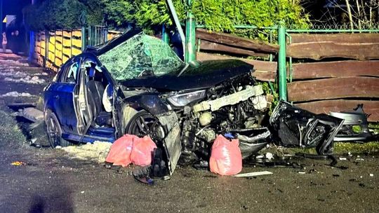 Siepraw, tragiczny wypadek w sieprawiu, tragedia w powiecie myślenickim, nie żyje 21-letni mężczyzna, akcja ratunkowa w powiecie myślenickim śmigłowiec LPR