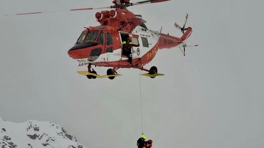 Lawina w Tatrach, Podhale, Tatry, śmiertelny wypadek w Tatrach, na sygnale, TOPR, ratownicy górscy, akcja ratunkowa w górach