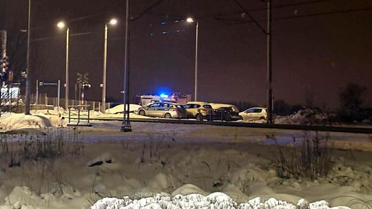 Kraków, tragedia na torach, pociąg potrącił nastolatka, ofiara śmiertelna wypadku w Krakowie