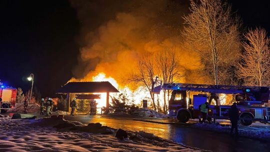 Targanice, powiat wadowicki, na sygnale, akcja gaśnicza, straż pożarna, strażacy, pożar restauracji w Targanicach