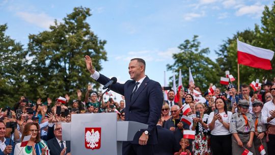 Karol Nawrocki, Donald Tusk, prezydent RP, Karol Nawrocki zawetował ustawę SAFE, weto prezydenta Karola Nawrockiego