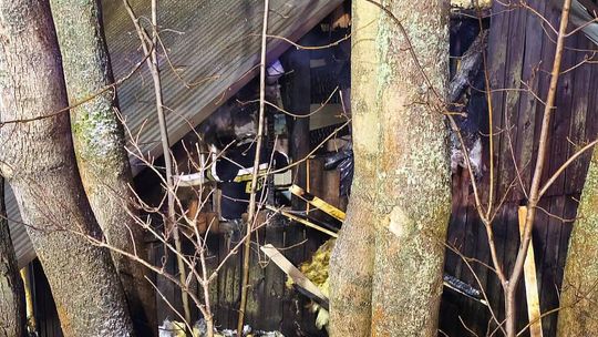 pożar budynku drewnianego, Wola Kalinowska, strażacy, straż pożarna, na sygnale, akcja gaśnicza