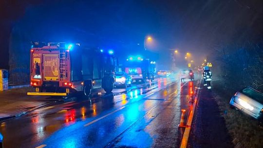 Raciborsko, powiat wielicki, wypadek w powiecie wielickim, wypadek w Raciborsku, jedna osoba została poszkodowana, pogotowie ratunkowe