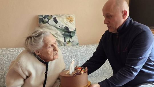 Wyjątkowy jubileusz w Nowym Targu. Pani Henryka Lewińska świętuje 100. urodziny! [ZDJĘCIA]