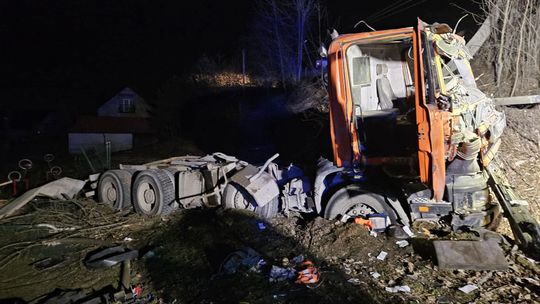 Marcinkowice, wypadek drogowy, wypadek cysterny w marcinkowicach, akcja ratunkowa, straż pożarna, lotnicze pogotowie ratunkowe, śmigłowiec LPR