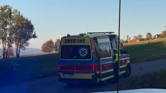 Wypadek motocyklowy w Skrzypnem. Dwie osoby trafiły do szpitala
