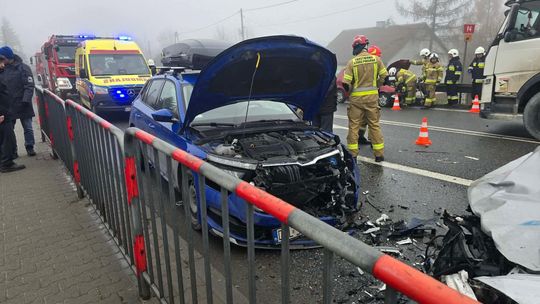 Przeginia, dk94, powiat krakowski, powiat olkuski, na sygnale, zderzenie trzech samochodów, akcja ratunkowa,