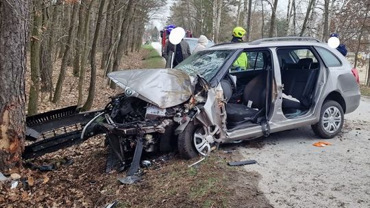 Tarnów, powiat tarnowski, Sieradza, w miejscowości Sieradza, poważny wypadek, wypadek drogowy, akcja ratunkowa