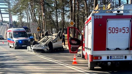 Olkusz, Bukowno, powiat olkuski, Wola Lubartowska, dachowanie samochodu, sobotnie wypadki
