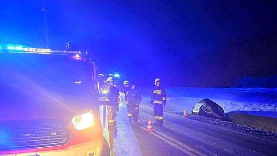 Skała, powiat krakowski, wypadek drogowy, kolizja drogowa, na sygnale, akcja służb, akcja ratunkowa