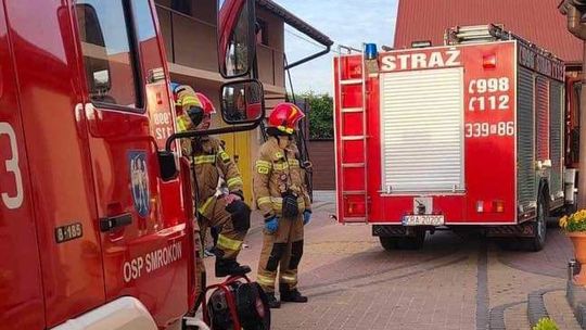 Na zdjęciu strażacy przybyli na miejsce akcji w miejscowości Orłów