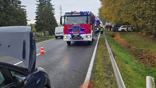 Zderzenie czterech samochodów na DK52 w Krzywaczce. Jedna osoba poszkodowana [ZDJĘCIA]