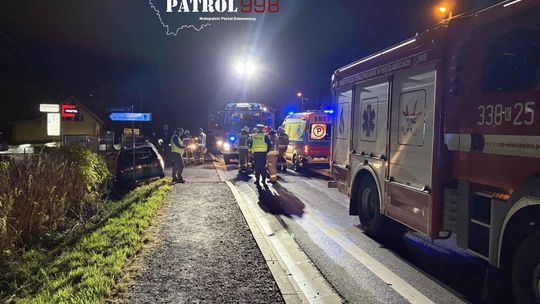 Michałowice, powiat krakowski, wypadek drogowy, zderzenie dwóch samochodów osobowych, wypadek drogowy Michałowicach, akcja ratunkowa, poszkodowane osoby