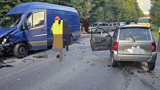 Jaroszowiec, Klucze, powiat olkuski, wypadek w powiecie olkuskim, zderzenie samochodów w powiecie olkuskim